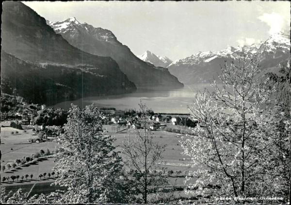 Brunnen Vorderseite