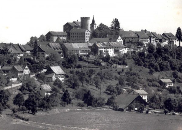 Boutique Lydia, Regensburg ZH - Flugaufnahme Vorderseite