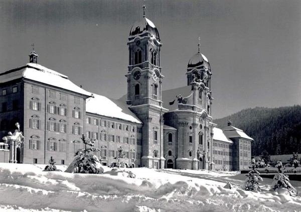 Einsiedeln. Klosterfront Vorderseite