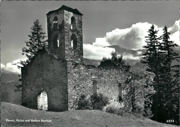 Thusis, Ruine auf Hohen Raetien Vorderseite