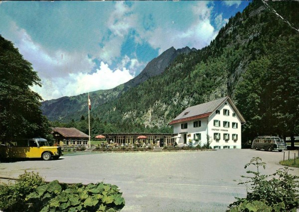Hotel-Restaurant Vorauen, hinten am Klöntaler See bei Glarus Vorderseite