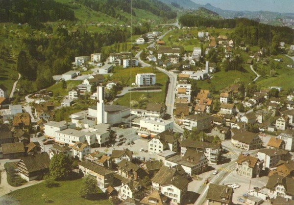 Pfäffikon SZ - Flugaufnahmen Vorderseite