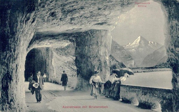 Axenstrasse mit Bristenstock Vorderseite