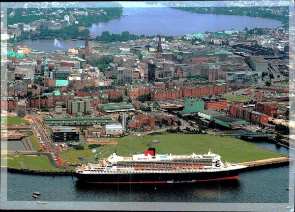 Queen Mary 2, Hamburg Vorderseite