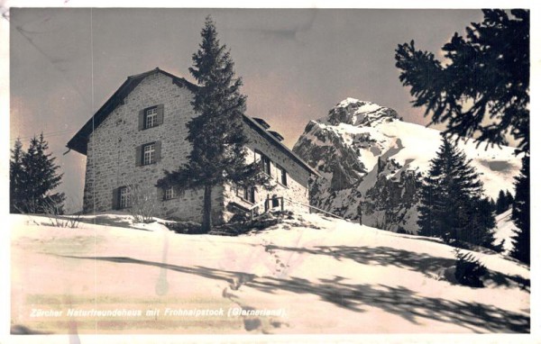 Zürcher Naturfreundehaus mit Frohnalpstock Vorderseite