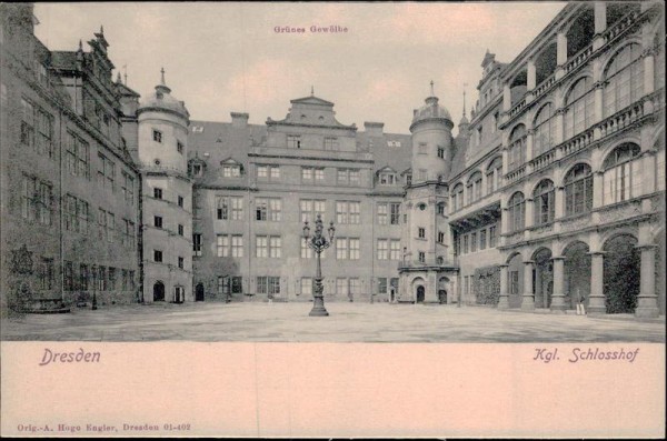 Dresden - Schlosshof Vorderseite