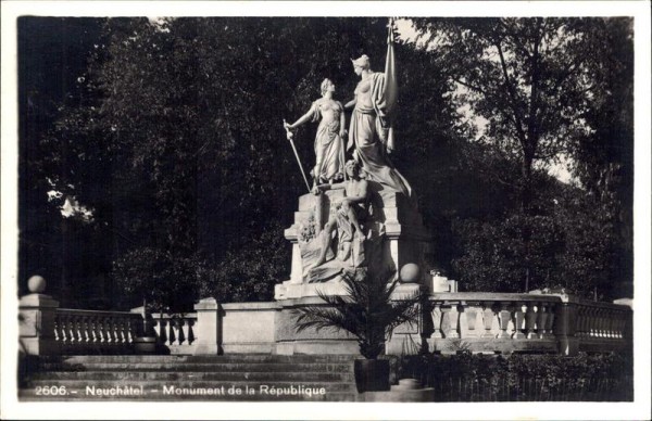 Neuchâtel, Monument de la République Vorderseite