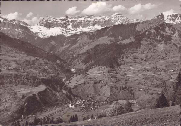 Seewis - Grüsch - Fanas mit Scesaplana und Sassauna