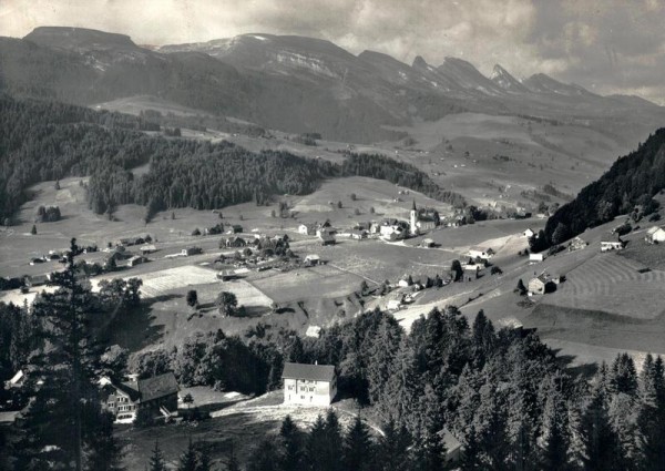 Wildhaus im Obertoggenburg, St. Galler Jugenedheim "Bodenweidli" mit Churfirsten Vorderseite