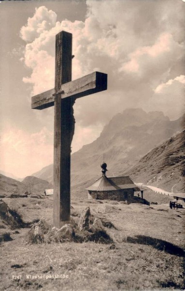 Klausenpasshöhe. Kapelle Bruder Klaus Vorderseite