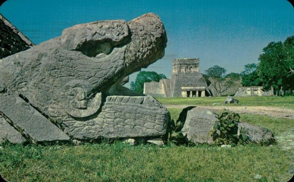 Die gefiederte Schlange und der Tempel der Jaguare in Chichen Itza, Yucatan (Mexiko) Vorderseite