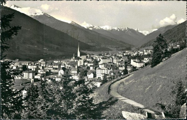 Davos-Platz - mit Blick gegen das Tinzenhorn Vorderseite
