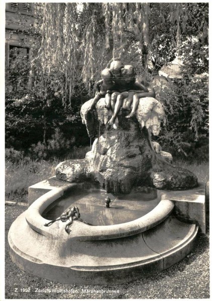 Zürich-Wollishofen, Märchenbrunnen Vorderseite