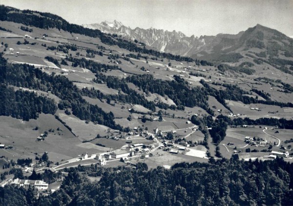 Krummenau 714 m ü.M. mit Säntis  -  Flugaufnahmen Vorderseite