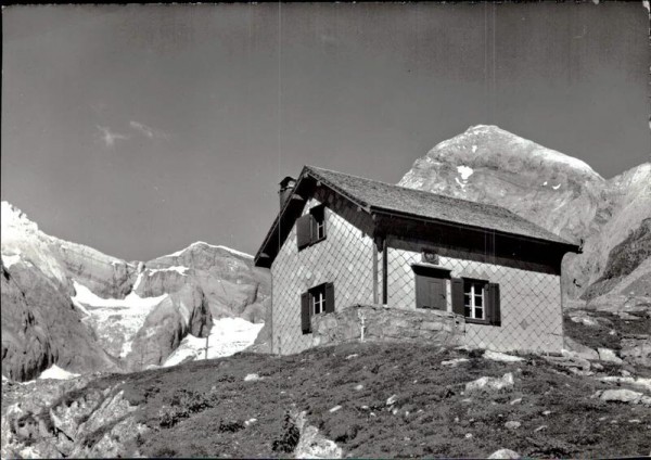 Puntegliashütte (2311 m) Vorderseite