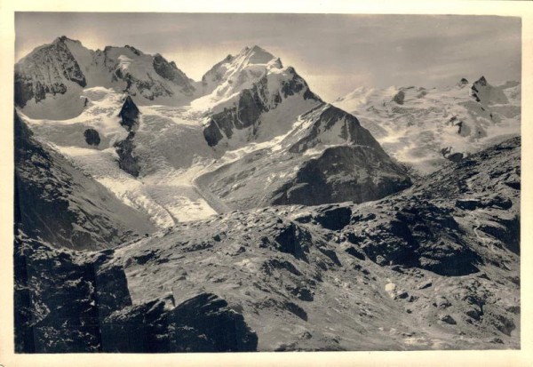 Bernina-Gruppe mit Berghaus Fuorcla Surlej (Surley). Piz Bernina u. Piz Roseg, Sella Vorderseite