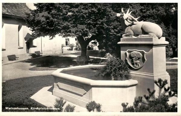 Walzenhausen, Kirchplatzbrunnen Vorderseite
