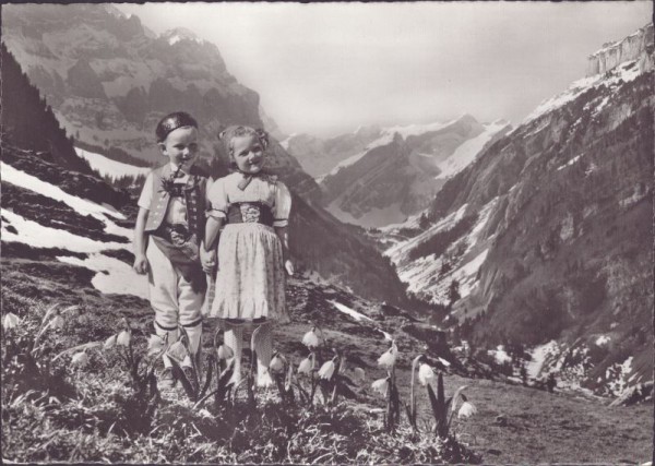 Appenzeller-Kindertrachten im Alpstein