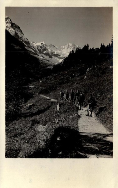 Aufstieg nach Lauterbrunnen mit Breithorn Vorderseite