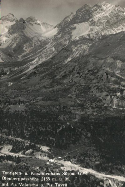 Oberbergpasshöhe mit Piz Valatscha und Piz Tavrü Vorderseite