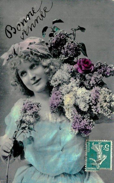 Frau mit Blumenstraus Vorderseite