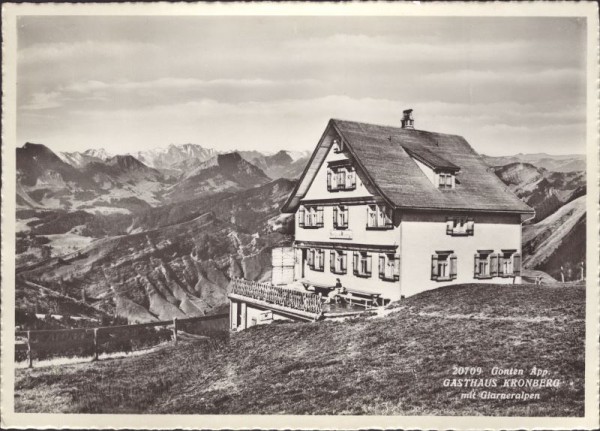 Gasthaus Kronberg mit Glarneralpen