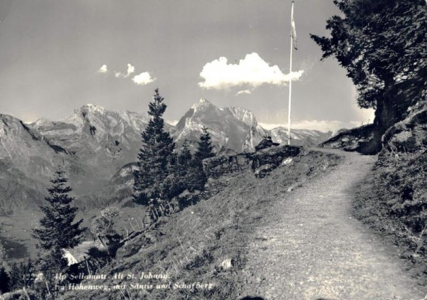 Alp Sellamatt - Alt St. Johann. Am Höhenweg, mit Säntis und Schafberg Vorderseite