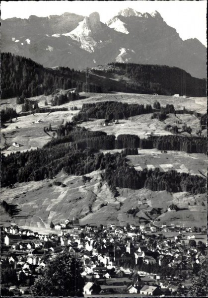 Im Alpstein Appenzell mit Säntis Vorderseite