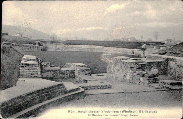 Amphitheater von Windisch Vorderseite