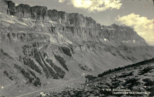 Klausenpass mit Ortstock und Jägerstöcke Vorderseite