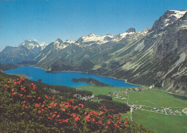 Blick auf den Silsersee-Oberengadin mit Sils-Maria und Sils-Baselgia