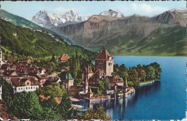 Oberhofen mit Eiger-Mönch und Jungfrau