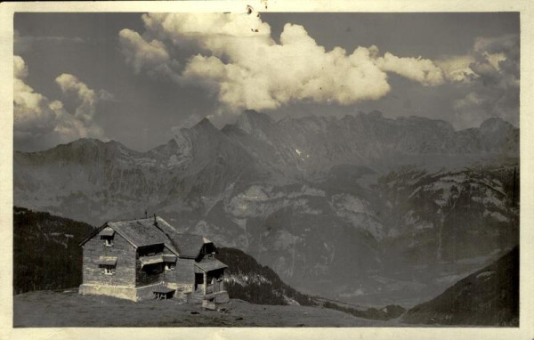 Spitzmeilenhütte mit Sichelkamm (1931) Vorderseite