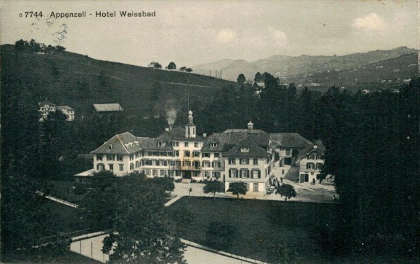 Appenzell-Hotel Weissbad Vorderseite