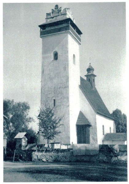 Polen - Kirche mit Renaissance-Attika Vorderseite