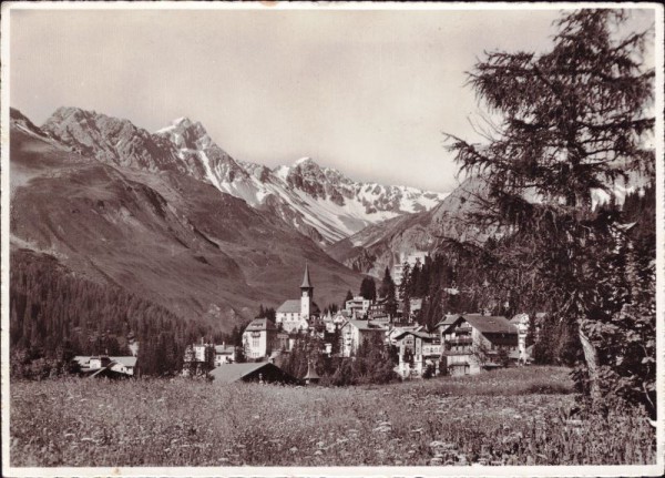 Arosa (1800m) mit Erz- und Rothorn (2989m)