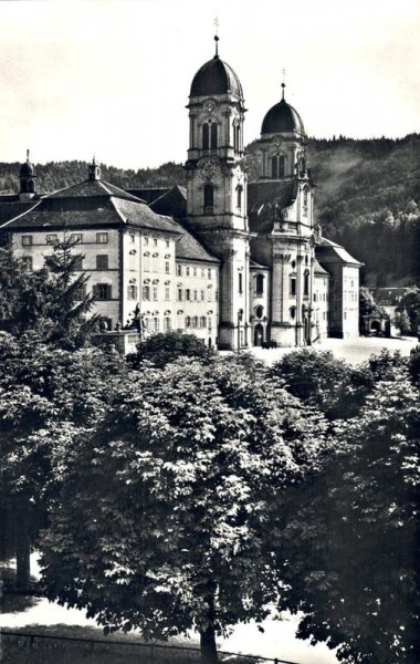 Einsiedeln. Klosterkirche Vorderseite