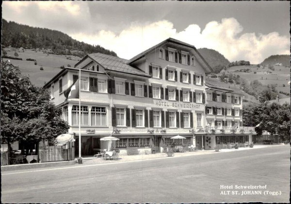Alt St. Johann, Hotel Schweizerhof Vorderseite