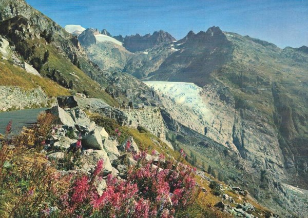 Blick von der Grimselstrasse auf Rhonegletscher und Galenstock Vorderseite