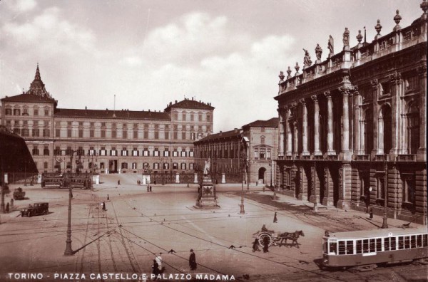 Torino - Piazza Castello e Palazzo Madama