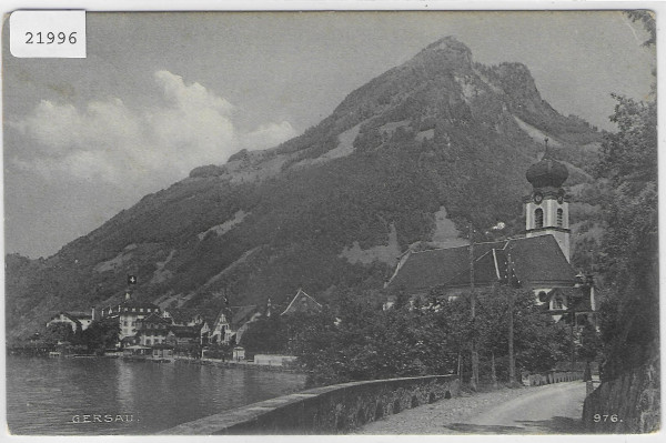 Gersau - Dorfparie mit Kirche
