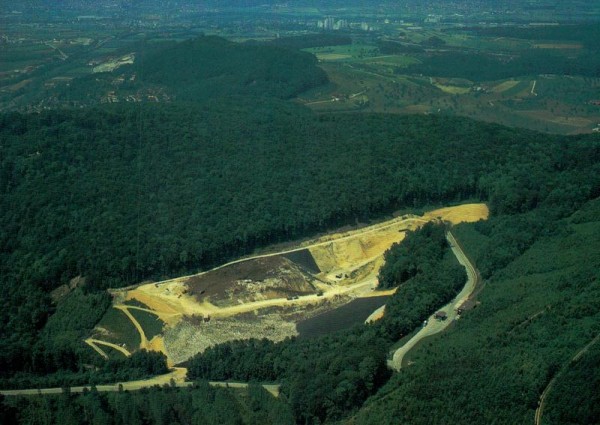 Kantonale Deponieanlage Elbisgraben bei Liestal Vorderseite