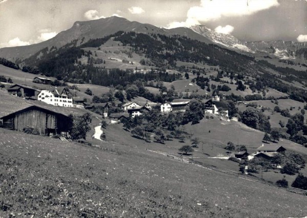 Luzein (Prättigau) gegen Jägglisch-Horn und Saaser-Calanda Vorderseite