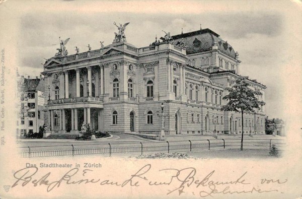 Das Stadttheater in Zürich Vorderseite