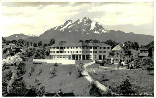 Weggis, Ferienheim und Pilatus Vorderseite