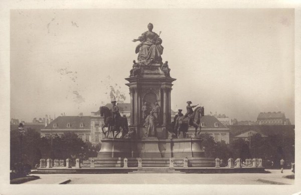 Maria-Theresien-Denkmal (Wien) Vorderseite
