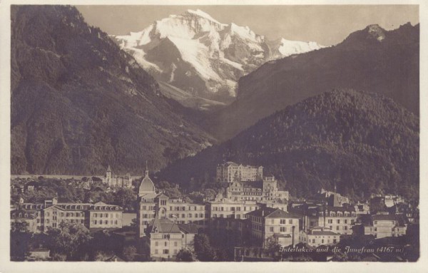Interlaken und die Jungfrau (4167 m)