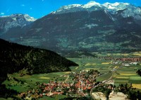 Rhäzüns GR - Flugaufnahmen Vorderseite