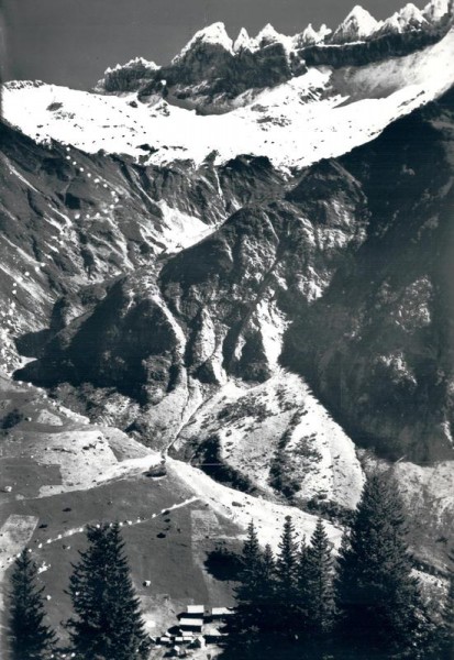 ELm, Niederenalp, Segnespass, Tschingelhörner und Martinsloch Vorderseite