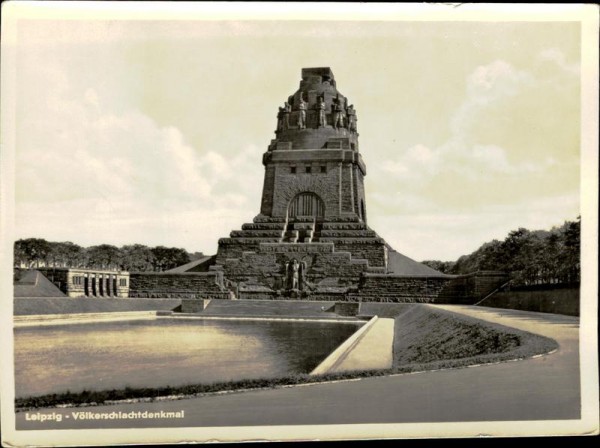 Leipzig - Völkerschlachtdenkmal Vorderseite